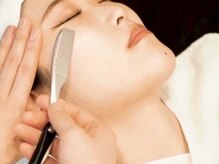 ヒロ ギンザ ヘアーサロン 銀座店 本店(HIRO GINZA HAIR SALON)の雰囲気（お顔の隅々まで丁寧にお剃りします♪）