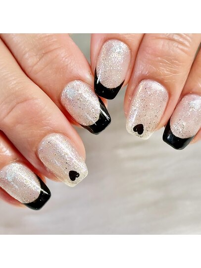 2025年春トレンド】フレンチのネイルデザイン集｜人気順｜241ページ目  