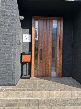 エム(M)/“M“の看板♪