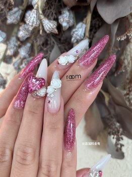 ルーム ビューティーラボラトリーズ(room beauty laboratories)/ロングネイル×ピンク
