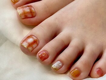 ネイルアバンス 鳳店(Nail AVANCE.)の写真/乾燥が気になるガサガサかかともお任せ♪巻き爪ケア・足裏の角質ケアでお悩み改善◎足元をさらに綺麗に♪