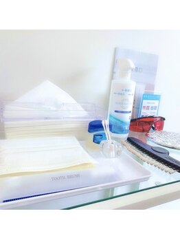 博多ホワイトニング福岡 博多駅前店/白を基調とした店内