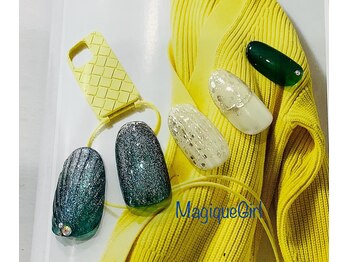 ネイルサロン マジックガール(Nail Salon MagiqueGirl)/グリーン　ホワイト