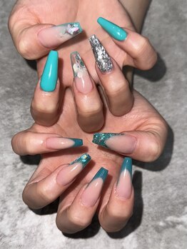 ラヴェル アール(La Bell R)/アシメで夏ネイル