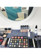 アヴリル(Avril)/メイクアップ