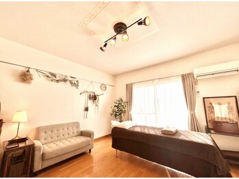 サロンアール(SALON R)の写真/【癒しだけじゃない“変わる”を実感♪】落ち着いた空間で、心と体を整える◎女性が安心して通えるサロン♪