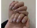 透明感あふれるミラーネイル