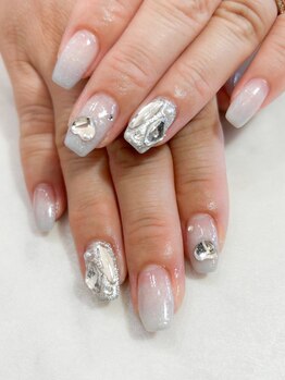 テラス(TERRACE)/ビジューパーツ散りばめデザイン