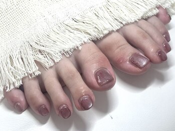 ドリーミーネイル 池袋(Dreamy Nail)の写真/【足の先まで映えさせる☆】350色以上の豊富なカラーから選択可能◎足元の”かわいい”は当店で♪