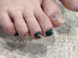 透け感こっくりフットネイル