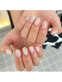 ミントリーフ バイ リート(Mint leaf by Reat)/ホワイトぷっくりネイル