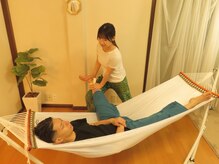 ハンモックに揺られて、ハンモックタイ古式とハーバルボール