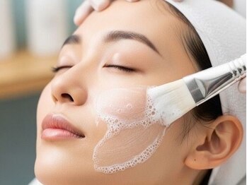 サロン ド ミュゲの写真/【肌質改善◎毛穴レスなハリツヤ肌へ♪】光フェイシャル・ダーマフェイシャルで内側から輝く透明感を実感！