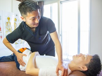 骨盤メディカル整体院 岡山駅前東口院の写真/男性に大好評☆骨盤矯正&姿勢矯正で健康美を手に入れよう♪猫背や姿勢が良くなると、より格好良くなれる!