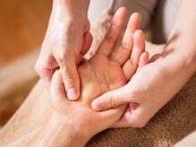 モア(MORE)/ハンドマッサージ