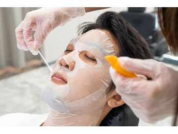 メンズ眉毛＆メンズ美容専門サロン ミダシー 藤沢店【眉毛/アイブロウ/メンズ脱毛】の写真/清潔感は肌で決まる！男のフェイシャルケア★月1回1時間¥10000で身だしなみを整えるメンズ専門サロン♪