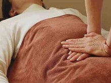 中国気功整体院/【施術風景】腸もみ