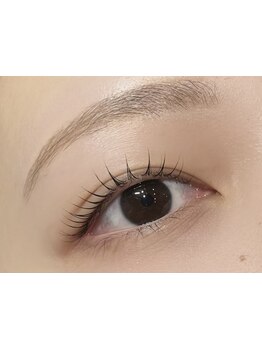 ナチュラル上品な目元にしたい