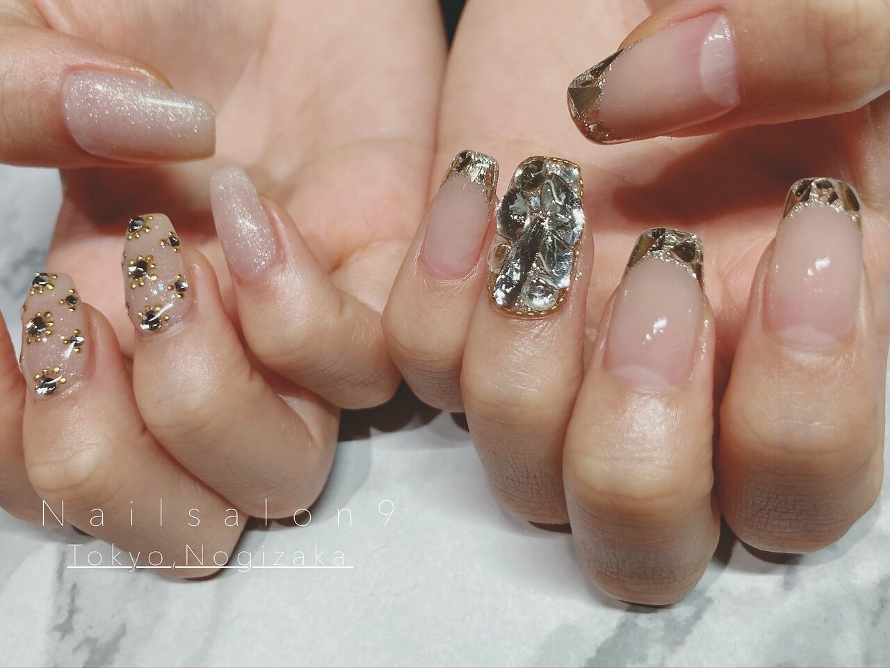 ガラスフレンチ×ビジューネイル：PG007272592｜ナイン 東京