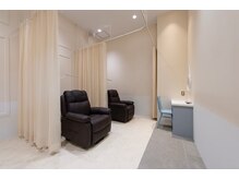 アース コアフュールボーテ 熊谷店(EARTH coiffure beaute)の雰囲気（ゆったりと過ごせる半個室のアイルーム）
