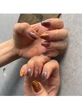 リルム(Relum)/ブラウンでニュアンスネイル！