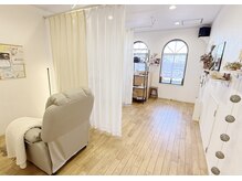ドルチェ アイ ラッシュ(Dolce)の雰囲気（カーテンで仕切られた個室空間で癒しの時間を☆）
