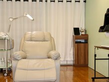 ポノ(Pono)の雰囲気（ゆったりふかふかのリクライニングソファで施術中も熟睡できます）