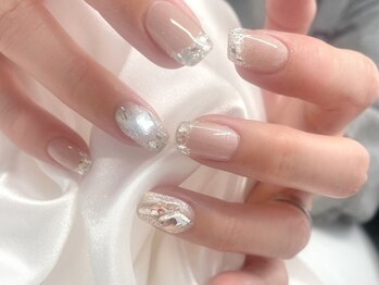 プリュム(Plume)の写真/爪先美人な華やかネイルも、ふんわり優しいアートもおまかせ♪エアブラシで叶える上質繊細ネイル◎