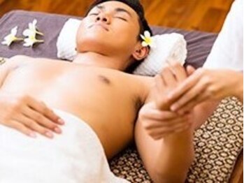 隠れ家サロン インディア エステティックサロン オアシス(OASIS)の写真/夏に向けてサイズダウン！男性OKのオールハンド・リンパマッサージで心地よいインドエステ体験◎