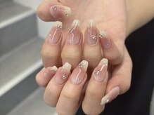 インザピンクリリー(in the pink LILY)/チークネイル/ビジューネイル