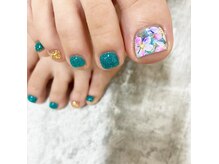 ノンノネイル(nonnonail)の雰囲気(フラッシュネイルに夏っぽいフラワーネイル派手派手!)