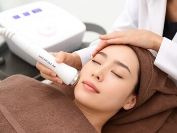 ココカラ(COCOKARA)の写真/医療提携による最新エクソソーム×幹細胞培養液導入で、シミ・しわ・たるみを集中ケア◎効果速攻実感!