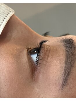 ニコヘアープラス(NICOhair+)の写真/【まつ毛パーマ￥2,500～】短時間×低価格×キープ力◎で理想のお目元に！多様なメニューを取り扱い♪
