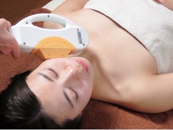 ビューティークイーン(Beauty Queen)/透明感引き出す光施術