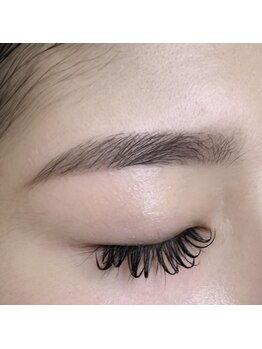 ビーケーアイラッシュ 結城店(BK eyelash)の写真/骨格や筋肉を見ながらゴールデンポイントを取り、ブラジリアンワックスで形を整えていきます◎