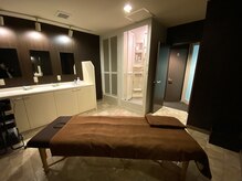 モミーズカフェ/オイルルームはVIP感満載