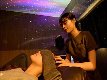 カルナ(CARNA)の写真/初めての方にもおススメ☆寝落ち必至なプラネタリウム風のお部屋で、極上ドライヘッドスパ体験しませんか？