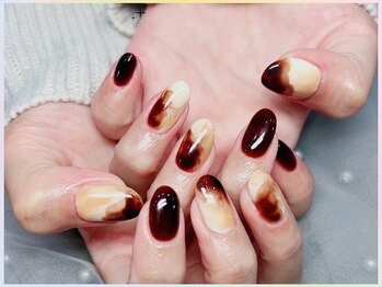ラッキーネイル(Lucky Nail)/ラテ色のグラデーションアート