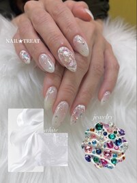 白グラデーションネイル
