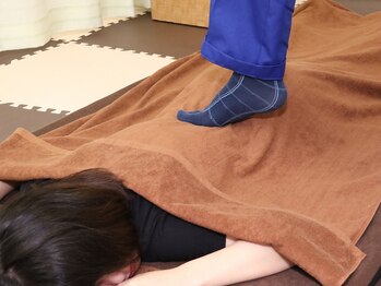 足人 伊奈店/足圧整体　施術イメージ　2