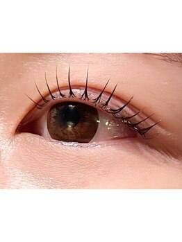 ナチュラル上品な目元にしたい