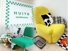 リクライニングチェアでゆったり♪待合の椅子もふかふかです◎