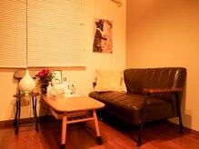 まずはソファーでカウンセリング