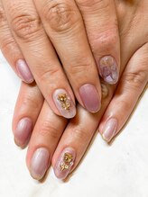 モニカ(Monica)/シェル＆チューリップネイル