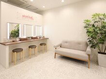 ◆パウダーブースもご用意しております◆ゆったり3席ありますので、お出かけ前にもピッタリ♪