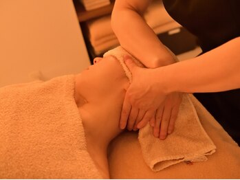 アダージォ(adagio)の写真/【毛穴深部洗浄つき！もっこり首肩スッキリ】年齢を重ねて気になり始めた肌とフェイスラインにおすすめ◎