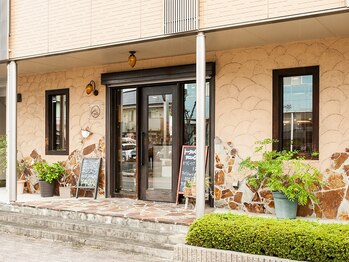 カームオブヘアー/カフェのような外観