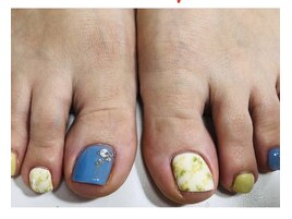 春らしいフットネイル