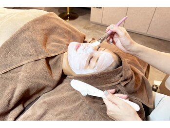 エーティーセンターラボ(At.center labo)/クリスティーナハーブピーリング