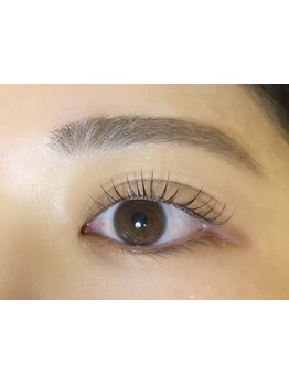 ネイル・アイメニューの同時施術が可能